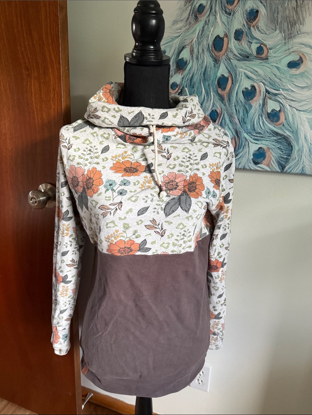 AMPERSAND AVE Floral Pullover in Ivory and Brown